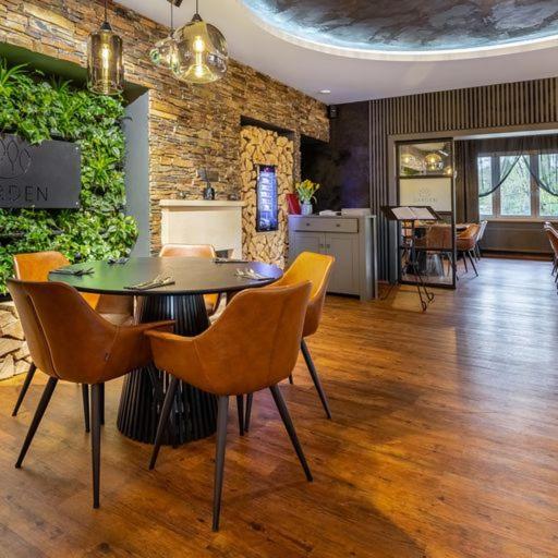 Garden Restaurant & Pension Pardubice Exterior foto