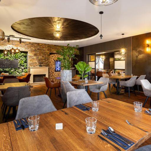 Garden Restaurant & Pension Pardubice Exterior foto