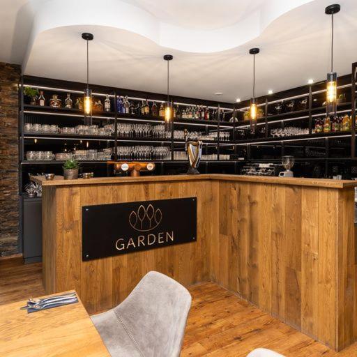 Garden Restaurant & Pension Pardubice Exterior foto